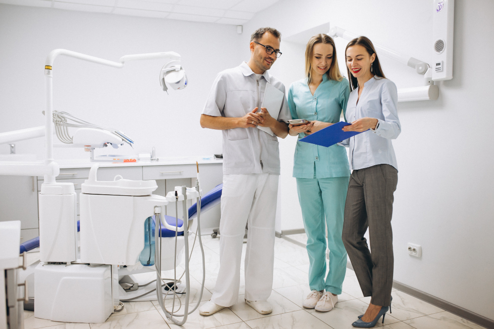 Why Dental Consultants Are Vital for Growing Clinics